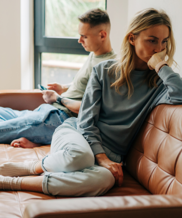 15 Red Flags You Should Never Ignore in a Relationship